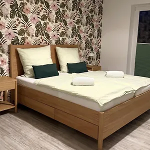 https://apartment-koln-rath.topcolognehotels.com